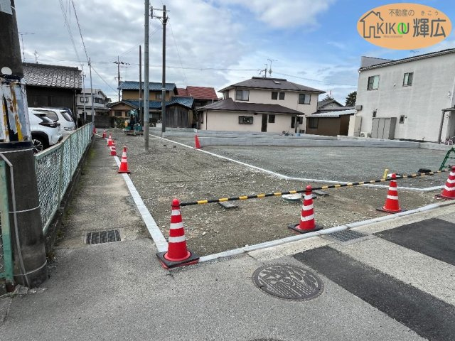 【前面道路含む現地写真】 | 高砂市荒井町中町（全3区画）2号地 土地