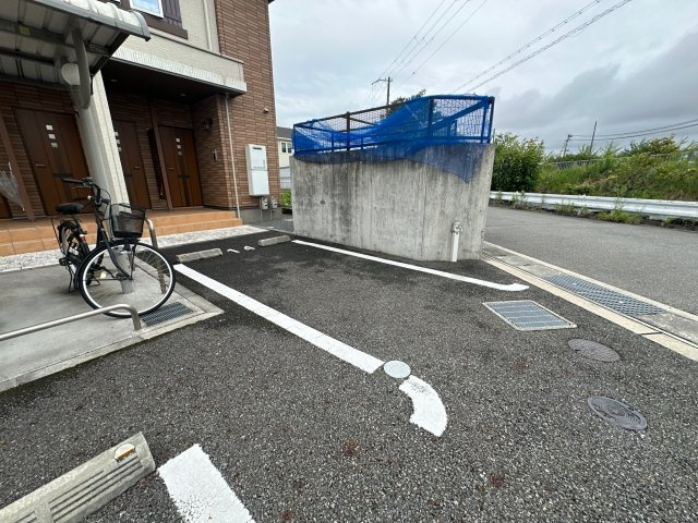 エスポワールⅣの駐車場