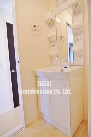 サッビアの独立洗面台