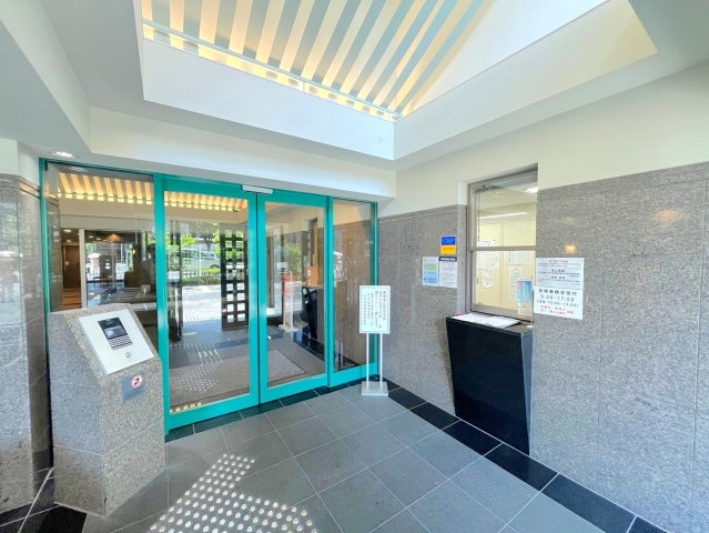 ◆徒歩圏内に３沿線利用ＯＫ◆ペット飼育可◆オートロック付マンション◆ルネ烏丸御池のエントランス|エントランス