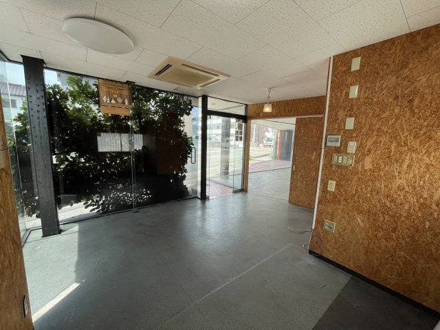 初生事務所の内装|1F