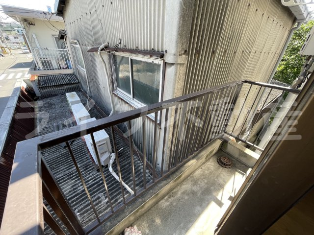 ハイツ松風のバルコニー|バルコニーからの眺めを楽しみながら食事をしませんか