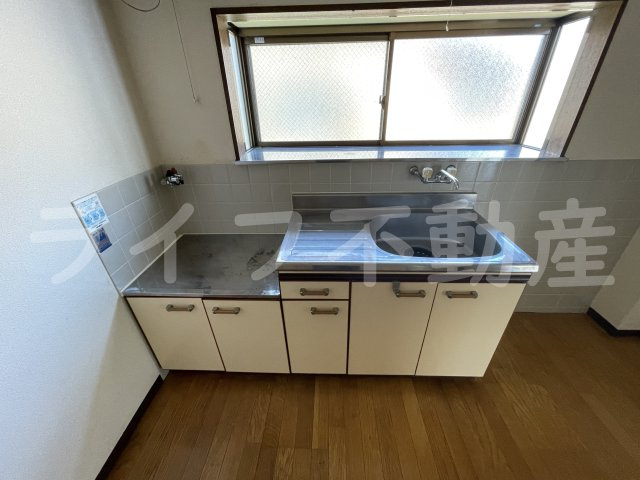 ハイツ松風のキッチン|コンパクトなキッチンで掃除もラクラク