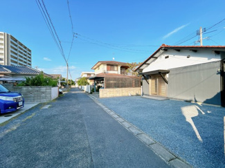 【前面道路含む現地写真】 | 大通りより住宅街に入り静かな環境でストレスの少ない進入路です
