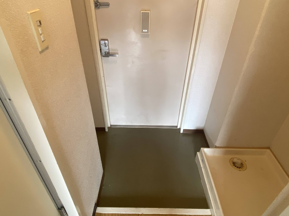 メゾンド洛花の玄関