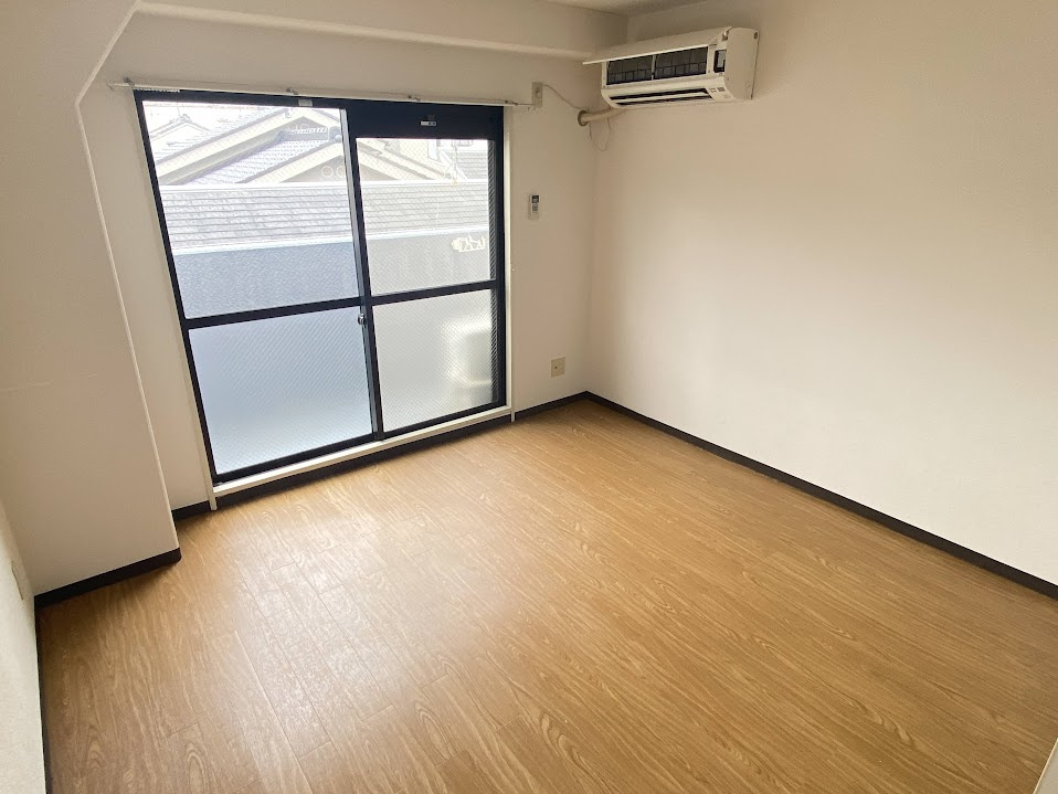 メゾンド洛花の洋室