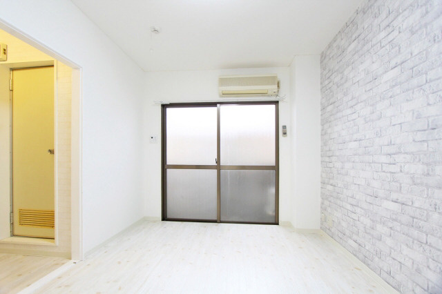 シャトー泉の洋室