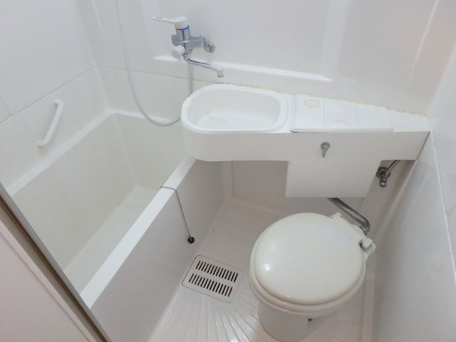 シャトー泉の浴室