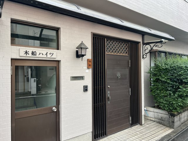 木船ハイツのエントランス
