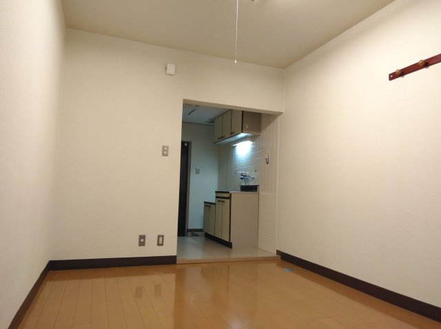 マンションカツマの洋室