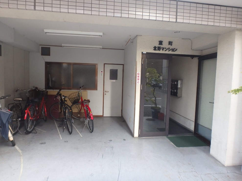 室町北野マンションのエントランス