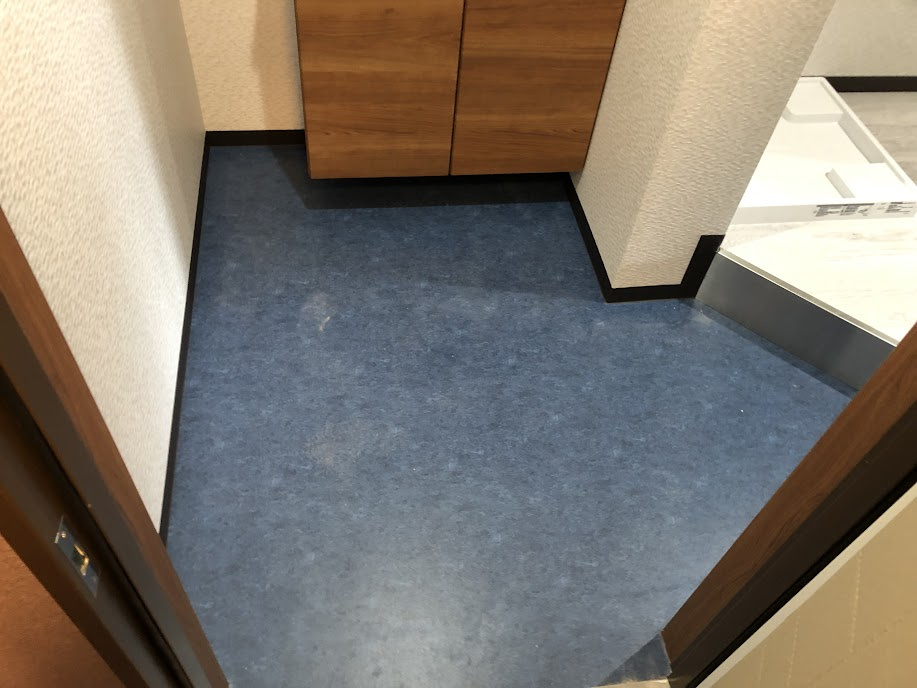 ARTISTA御所西ドゥーエの玄関