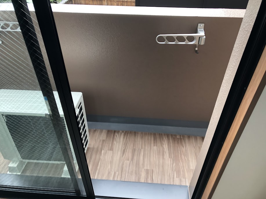 ARTISTA御所西ドゥーエのバルコニー