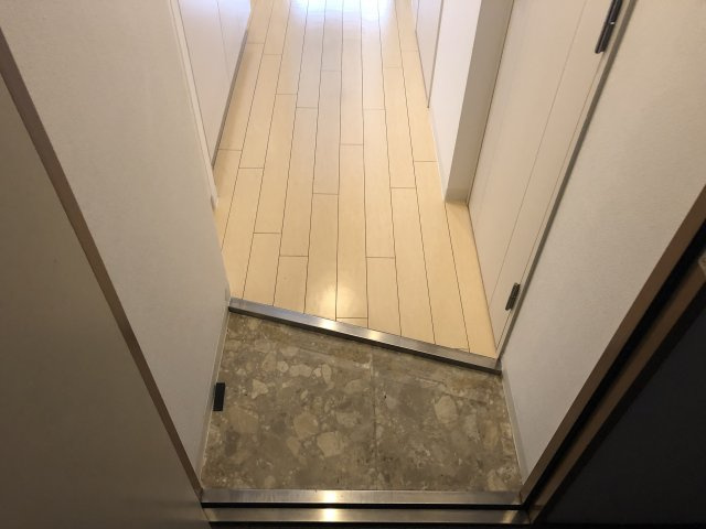 ウィル室町の玄関