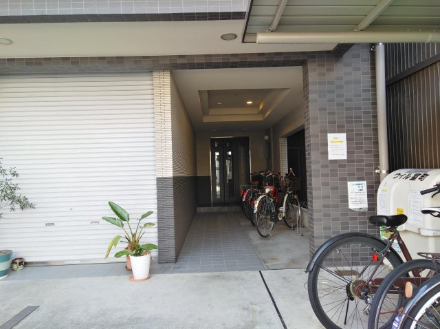 ウィル室町のエントランス