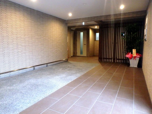 ＣＲＯＳＳ北大路のエントランス