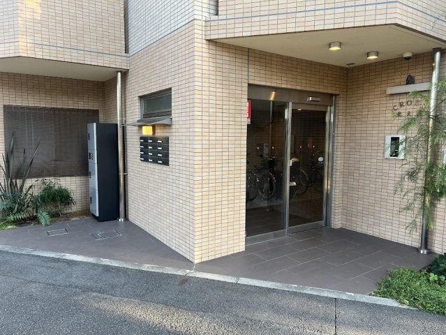 ＣＲＯＳＳ北大路のエントランス