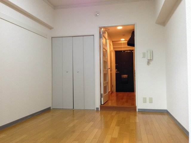 グリーンヒル紫明の居間・リビング