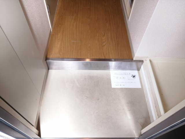 ハウスセゾン鞍馬口の玄関