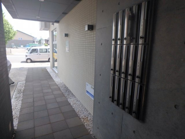 ルセロ鞍馬口のエントランス