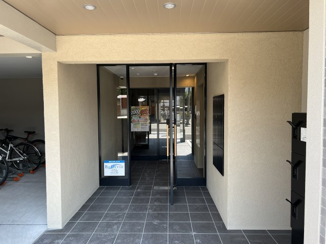 アメリ御所西のエントランス