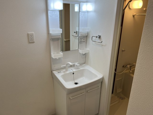 サンカノン御所室町の独立洗面台