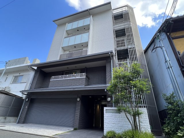 サンカノン御所西の外観