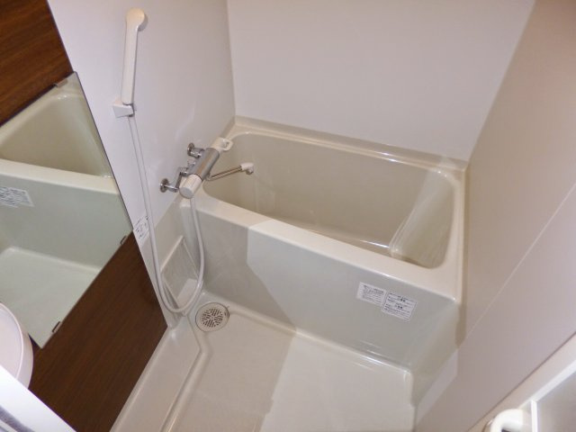 サンカノン御所西の浴室