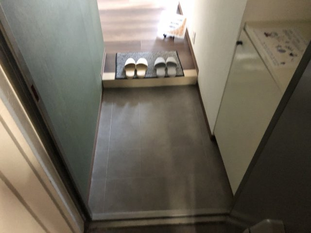 リエス東堀川の玄関