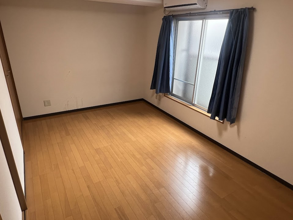 ブライトハウスの洋室