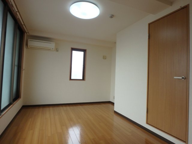 セレーノ・アルドーレの洋室