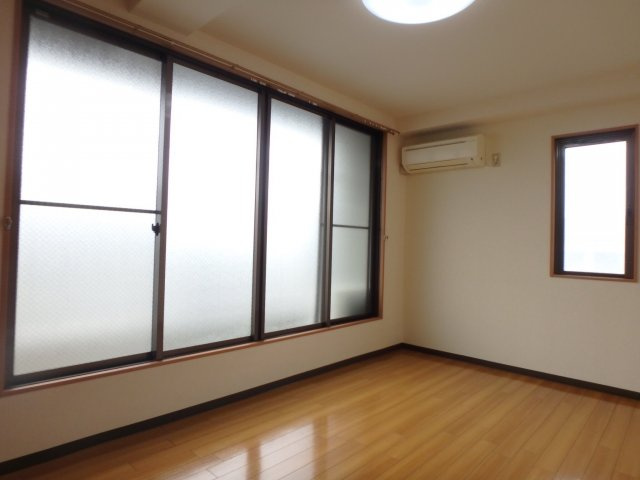 セレーノ・アルドーレの洋室