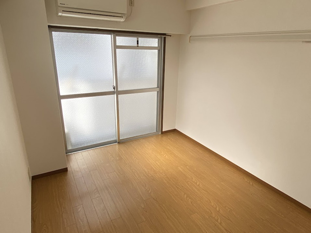 モンターニュ染の洋室