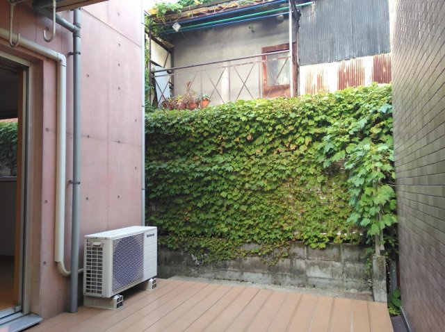 ガーネット御所西のバルコニー