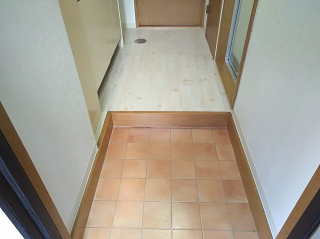 グリーンヴィレッジ烏丸の玄関