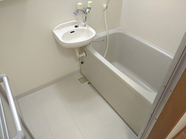 グリーンヴィレッジ烏丸の浴室