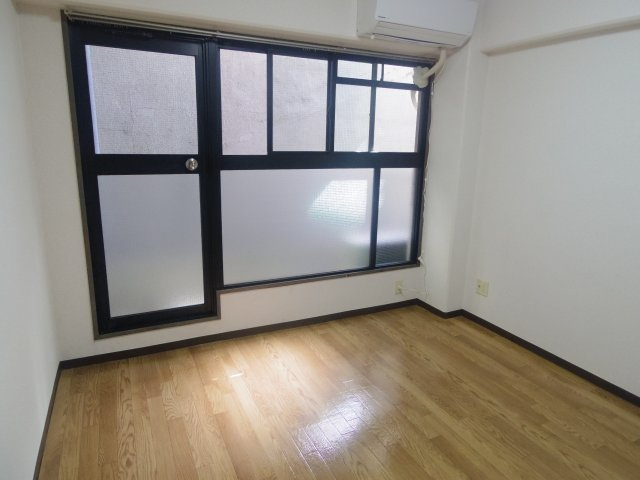 シェモアキタガワの洋室