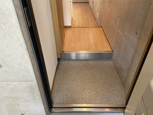 エレガンス御所北の玄関