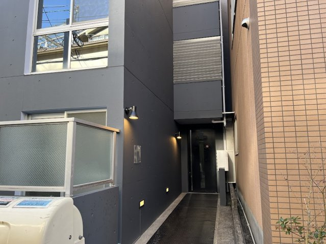 エレガンス御所北のエントランス