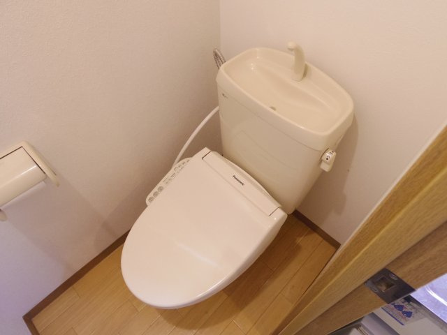 エレガンス御所北のトイレ