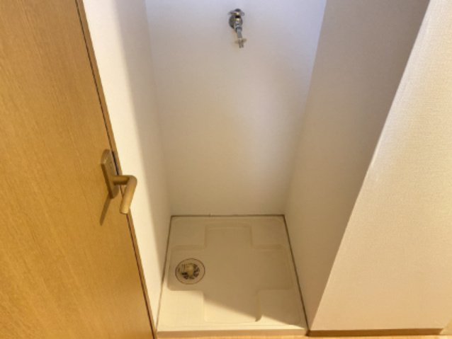 エレガンス御所北の設備|洗濯機置場