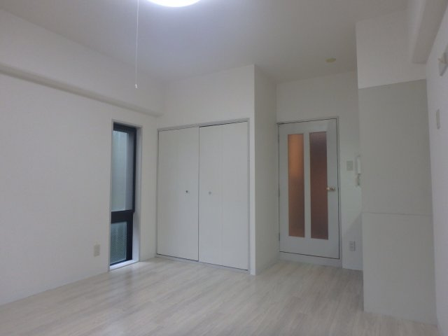 カワモトマンションの洋室