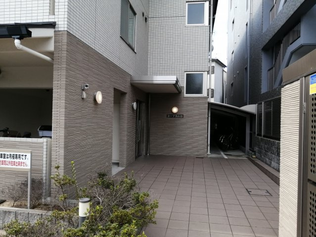 コープ美山Ⅲのエントランス