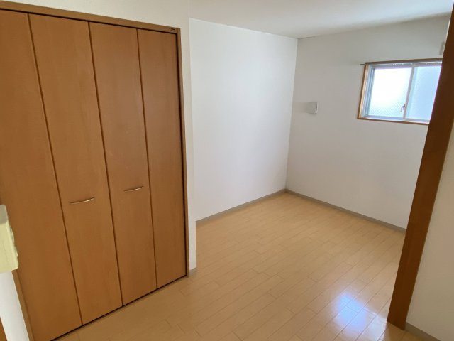 カリヨン出町の洋室