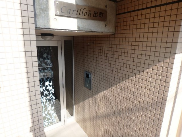 カリヨン出町のエントランス
