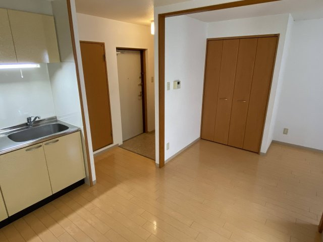 カリヨン出町の居間・リビング