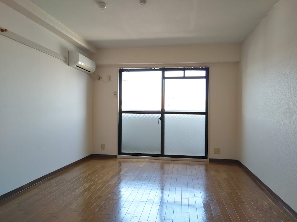 ハウスセゾンビルの洋室