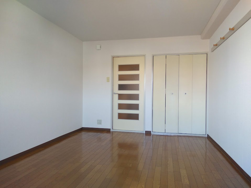 ハウスセゾンビルの洋室