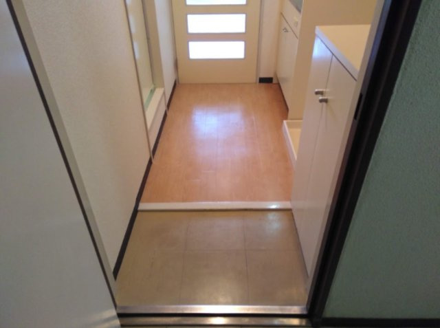 ハウスセゾンビルの玄関