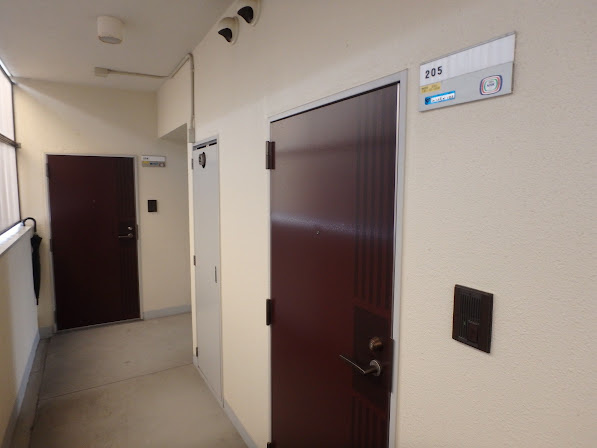 京卓ハイツの玄関